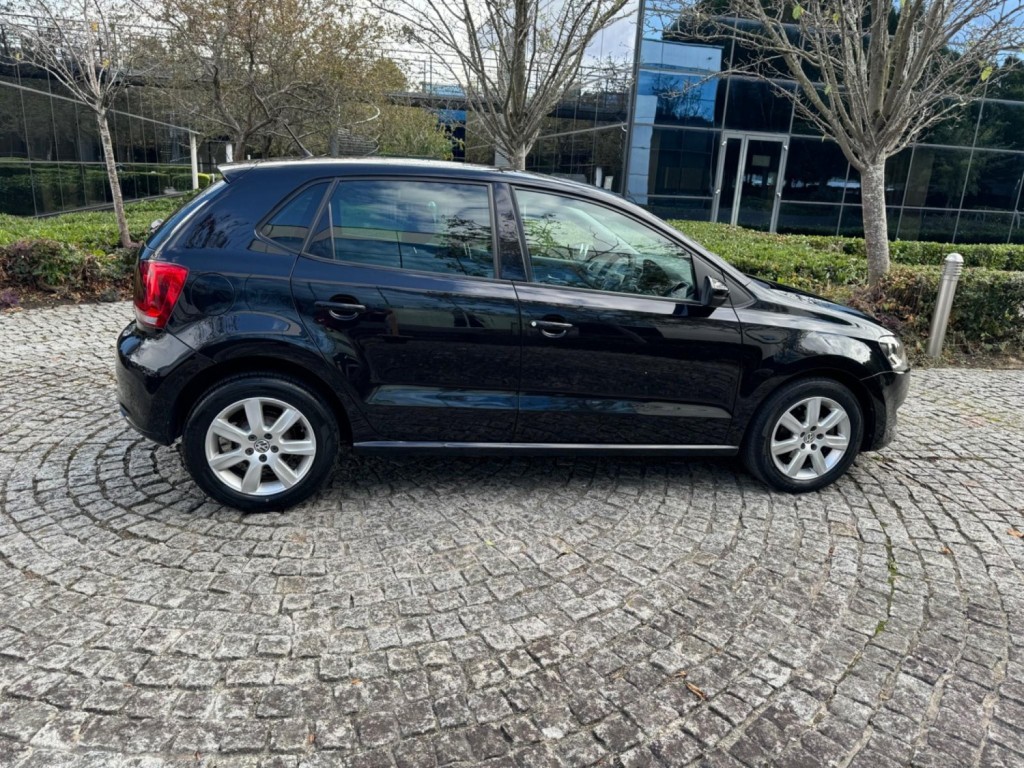 VOLKSWAGEN POLO