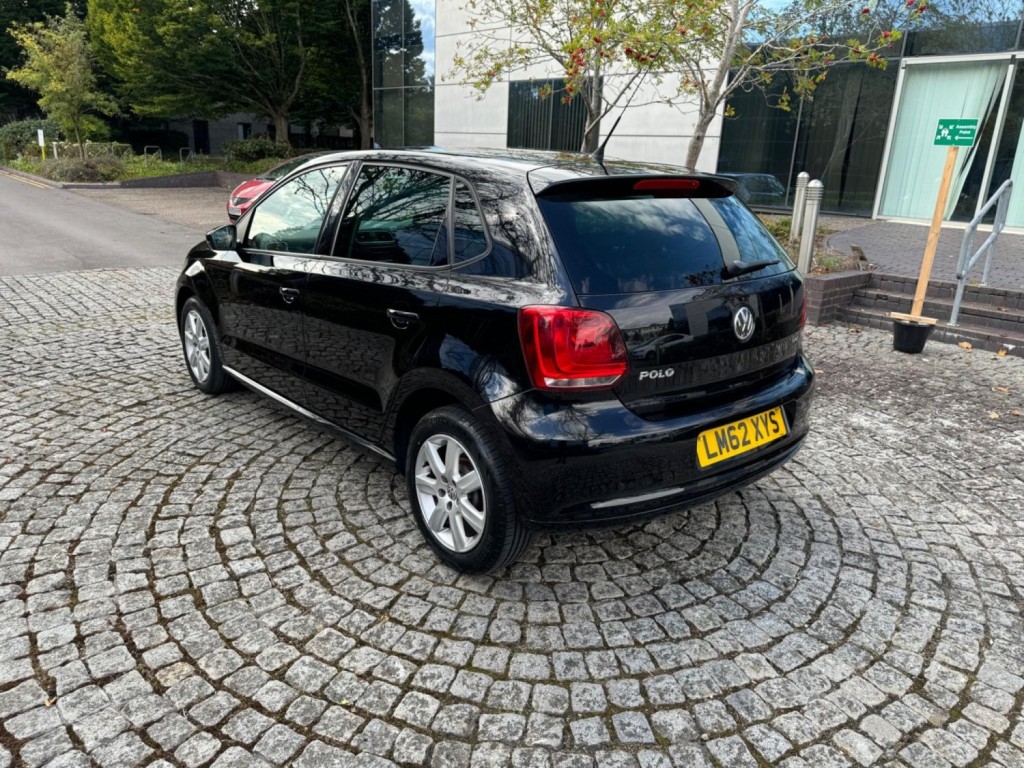 VOLKSWAGEN POLO