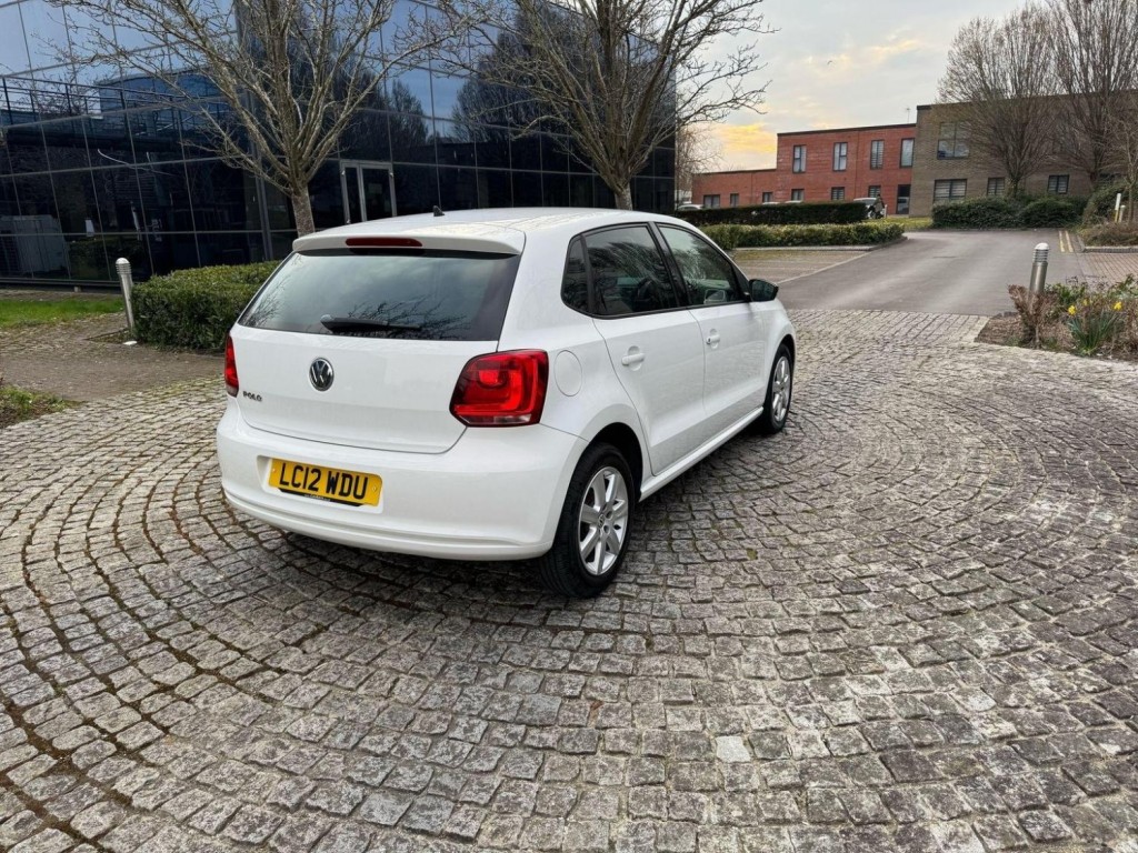 VOLKSWAGEN POLO