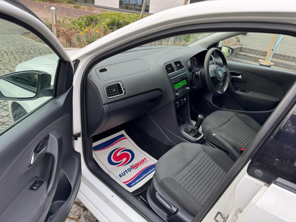 VOLKSWAGEN POLO