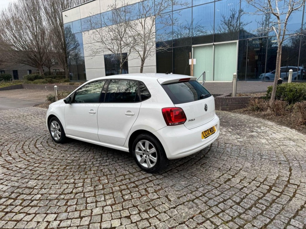 VOLKSWAGEN POLO