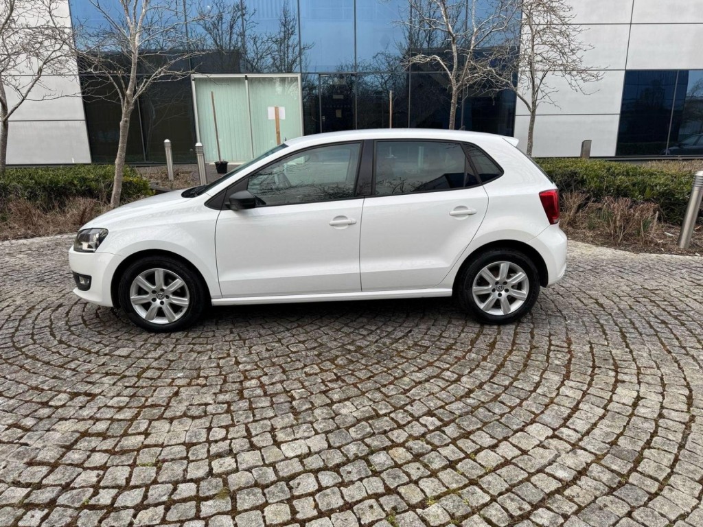 VOLKSWAGEN POLO
