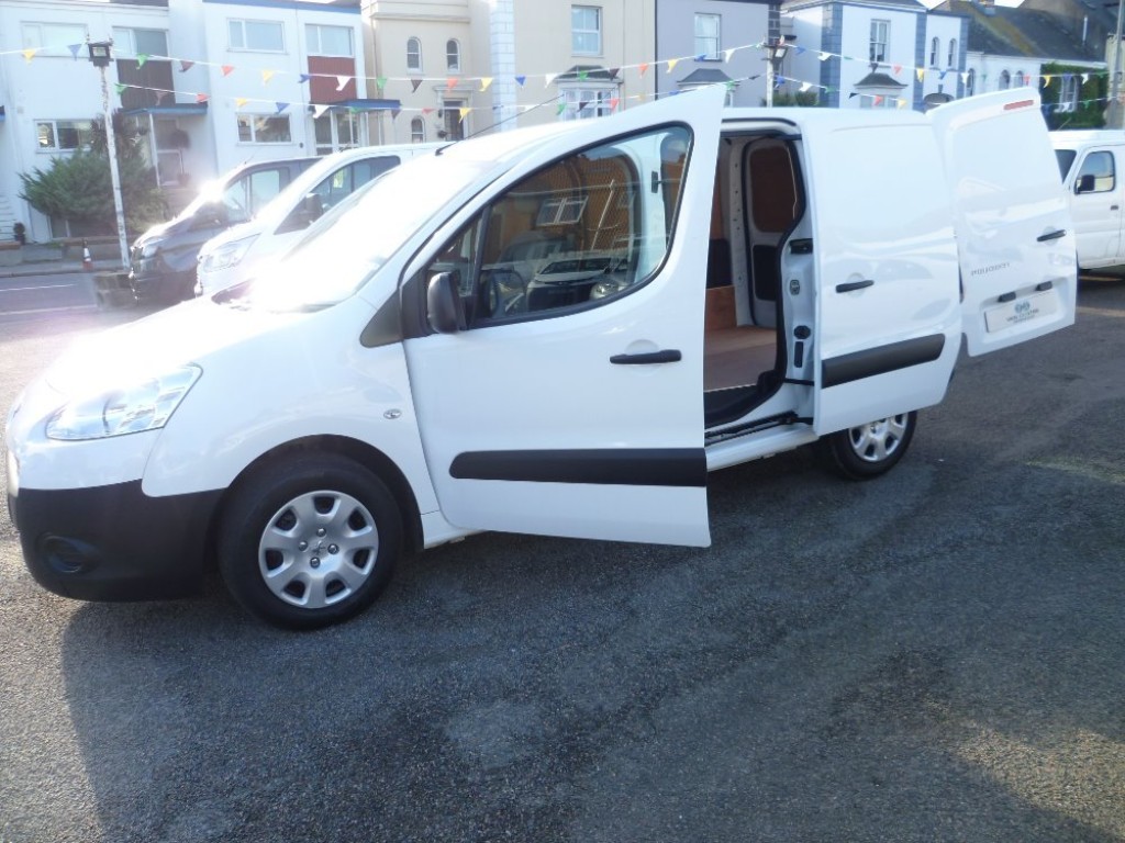 PEUGEOT PARTNER