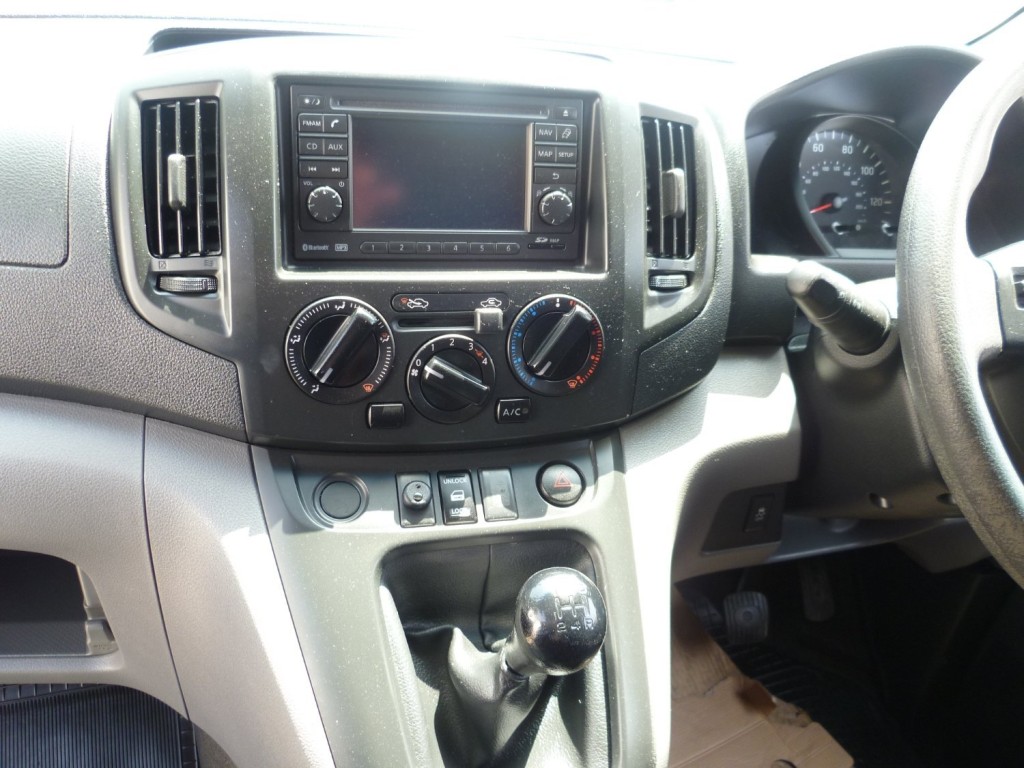 View NISSAN NV200 TEKNA