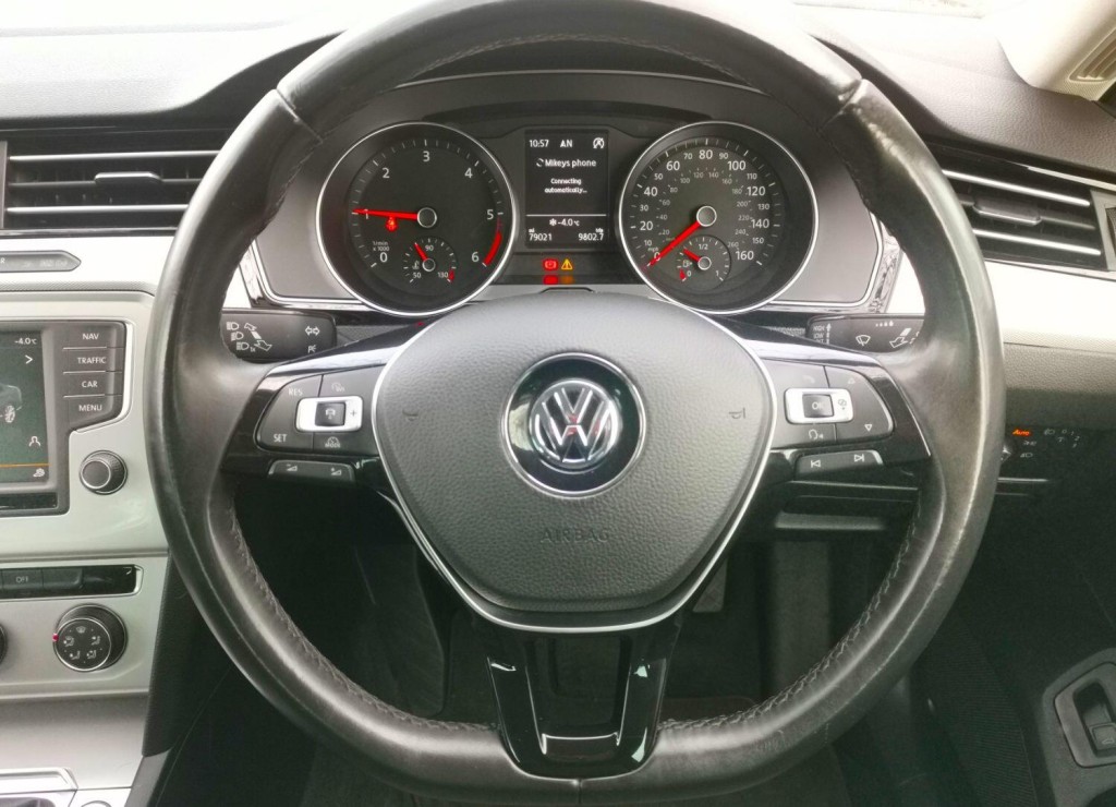 VOLKSWAGEN PASSAT