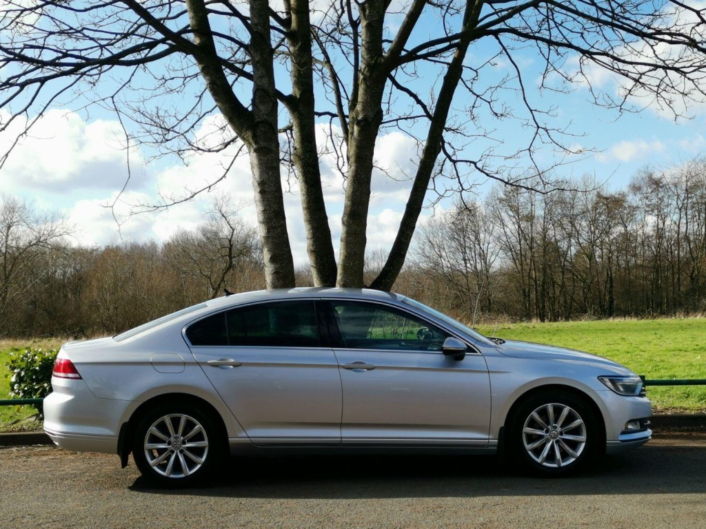 VOLKSWAGEN PASSAT