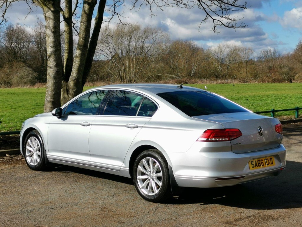 VOLKSWAGEN PASSAT