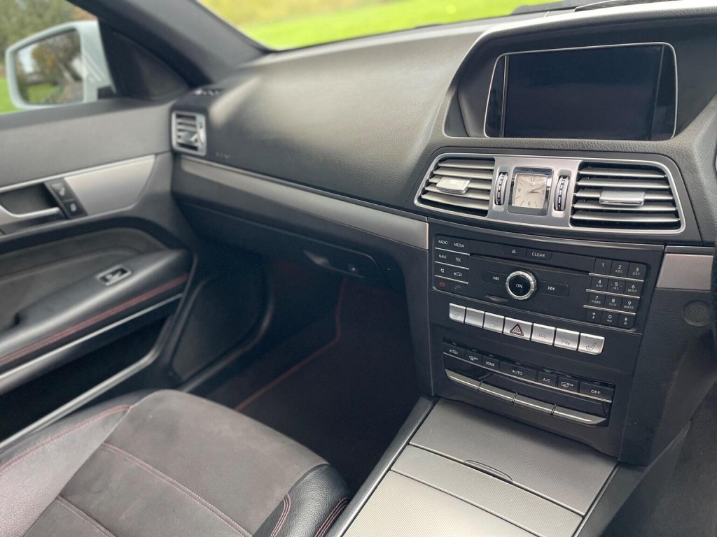 MERCEDES-BENZ E CLASS