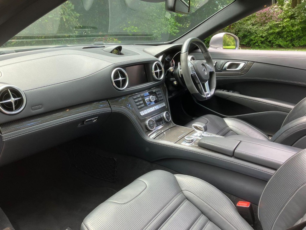 View MERCEDES-BENZ SL CLASS 5.5 SL63 V8 AMG 