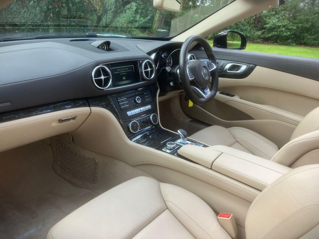 View MERCEDES-BENZ SL CLASS 4.7 SL500 V8 AMG Line 