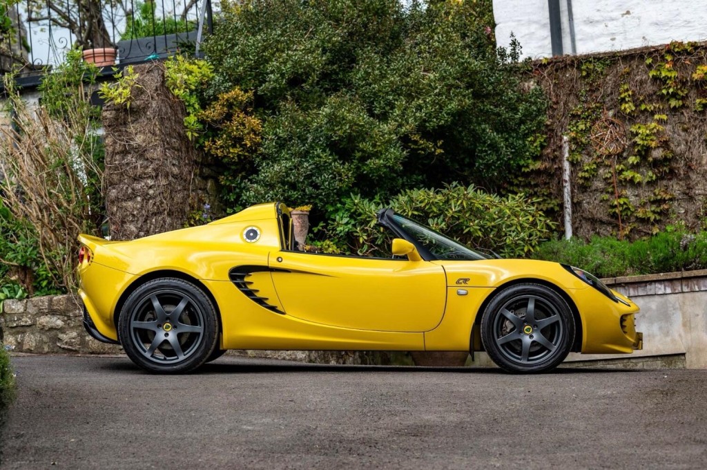 View LOTUS ELISE 1.8  Club Racer