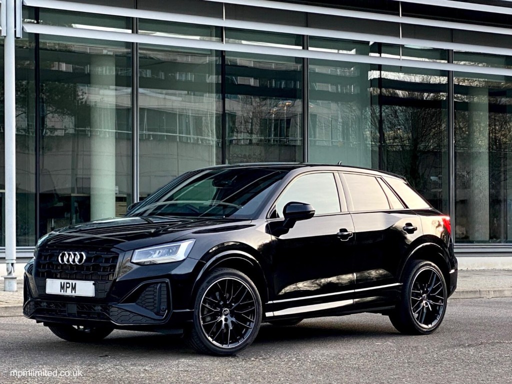 View AUDI Q2 1.5 TFSI CoD 35 Black Edition