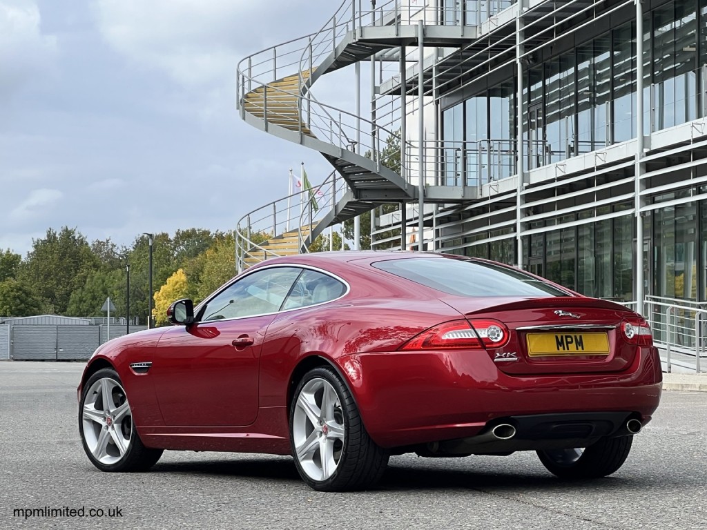 View JAGUAR XK 5.0 V8 Signature