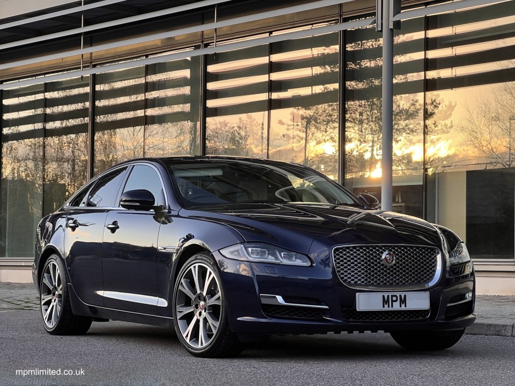 View JAGUAR XJ 3.0 d V6 Portfolio