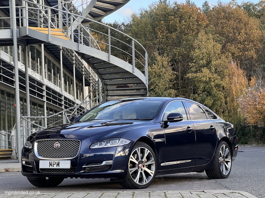 View JAGUAR XJ 3.0 d V6 Portfolio