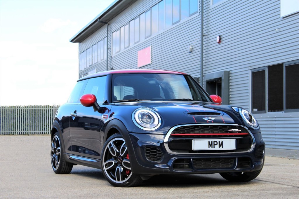 View MINI JOHN COOPER WORKS 2.0