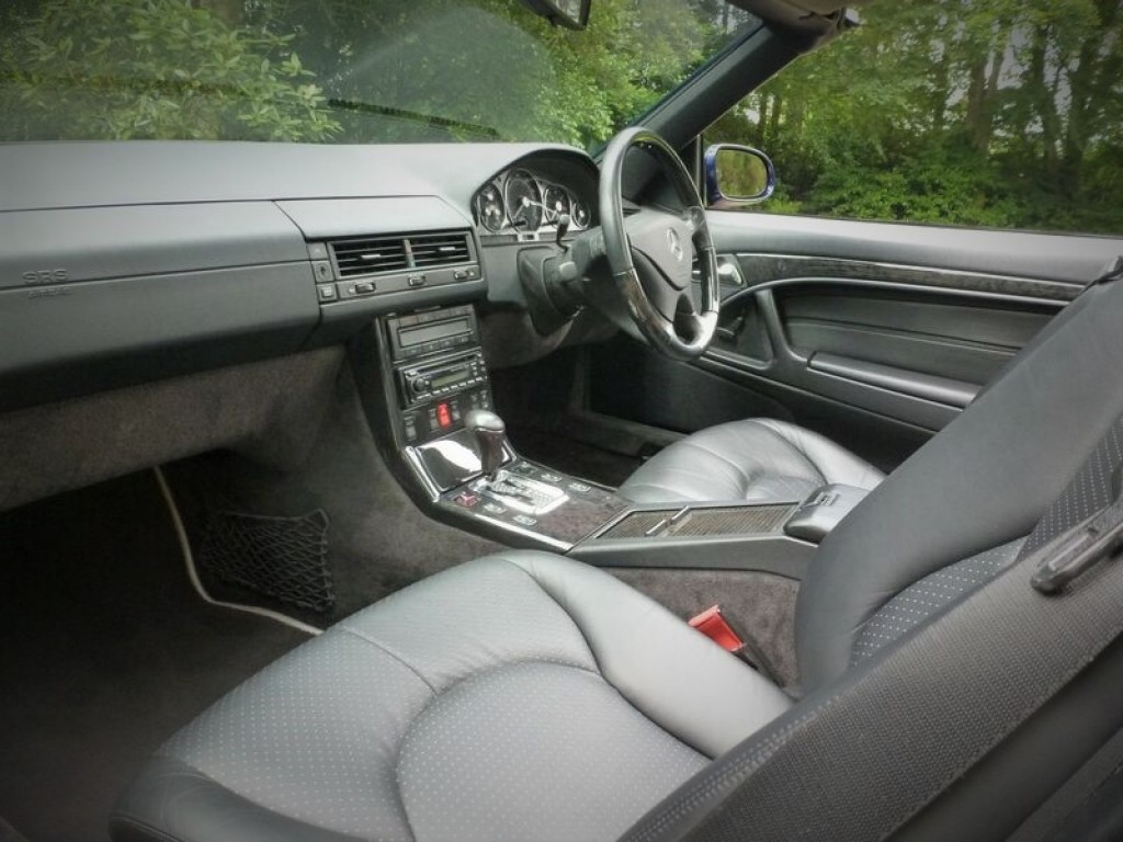 View MERCEDES-BENZ SL 320 Designo Limited Edition