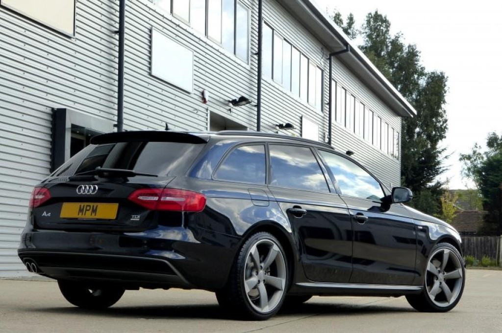 View AUDI A4 A4 2.0TDi 177Ps QUATTRO BLACK EDTN S-TRONIC AVANT