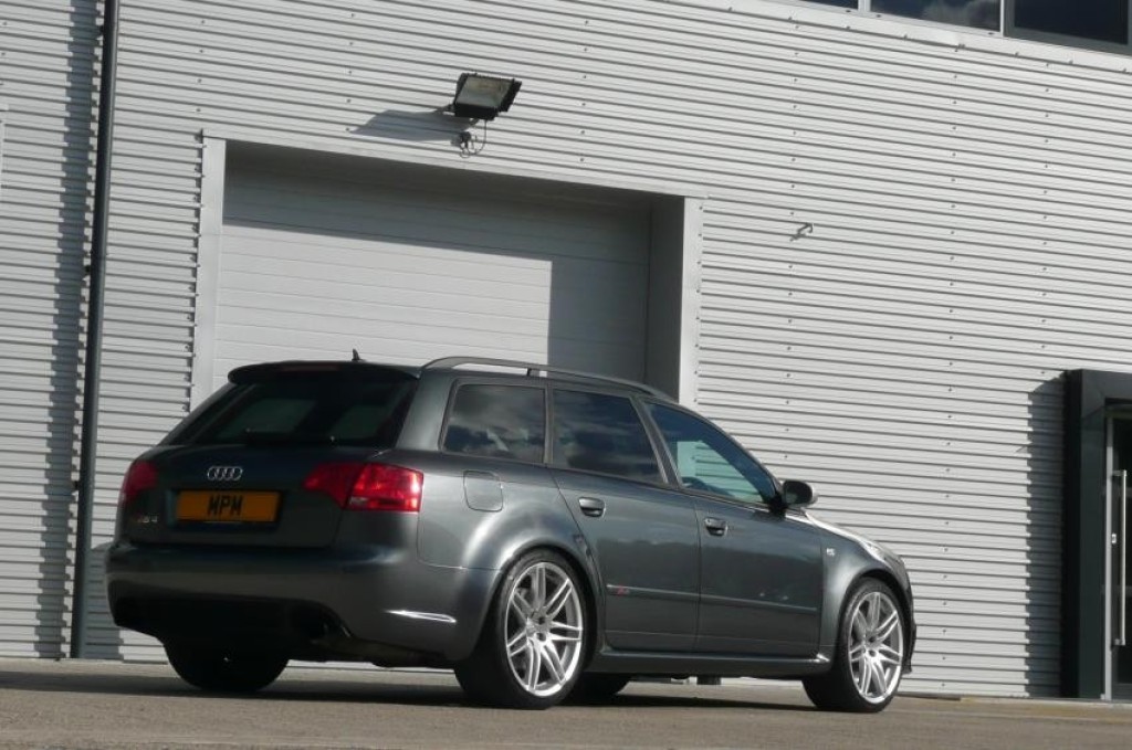 View AUDI RS4 4.2 V8 AVANT