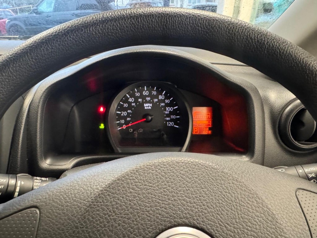 NISSAN NV200