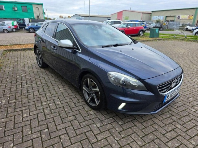 VOLVO V40