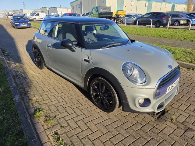 MINI HATCH