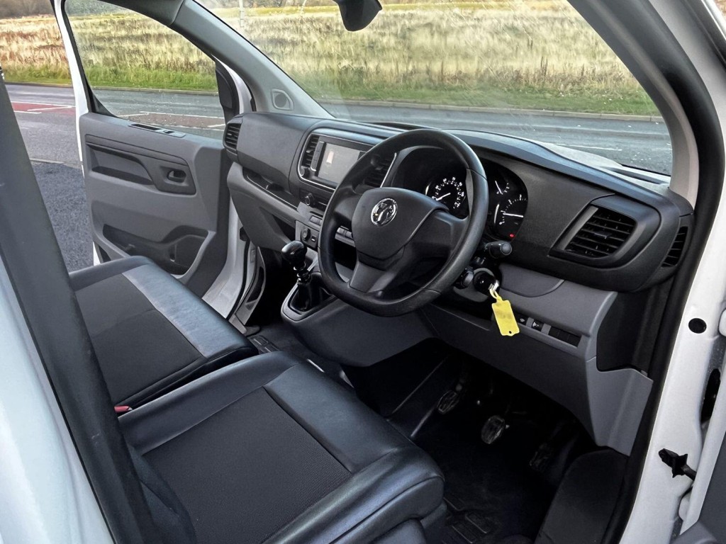 VAUXHALL VIVARO