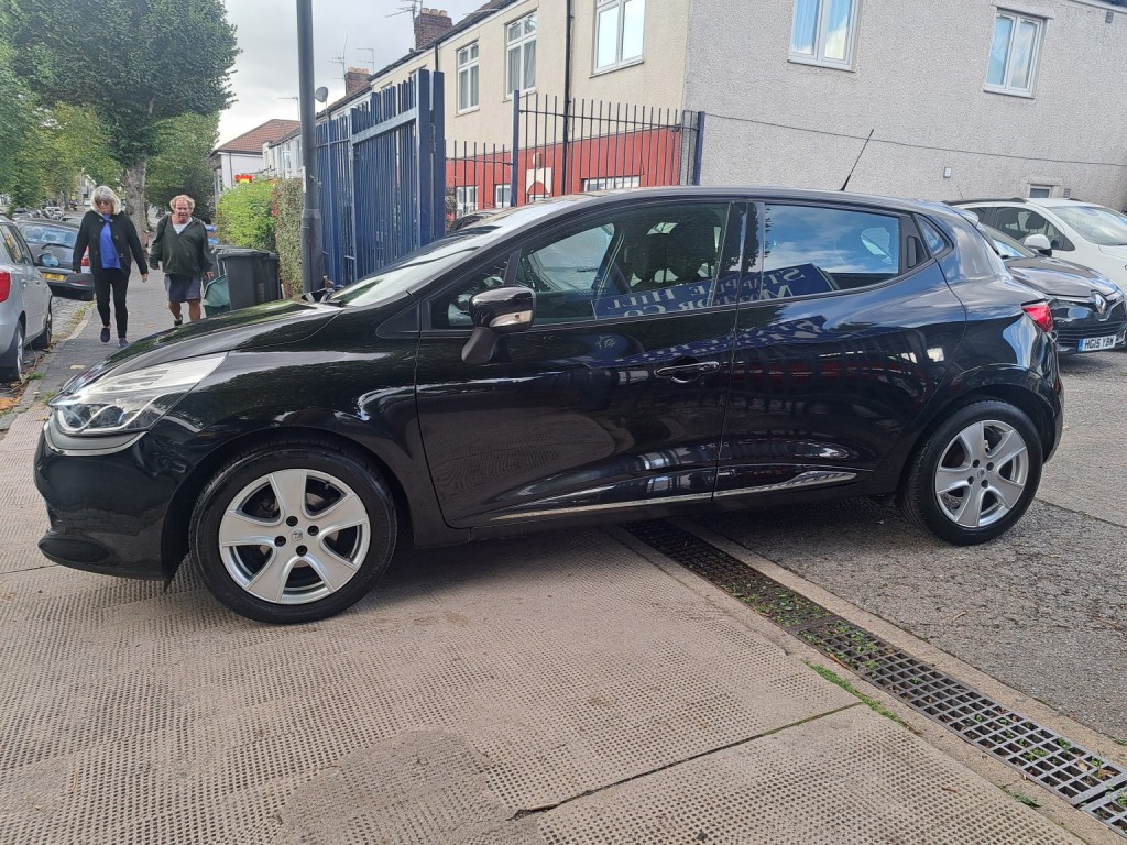 View RENAULT CLIO 1.2 Dynamique MediaNav 1.2 16V 75