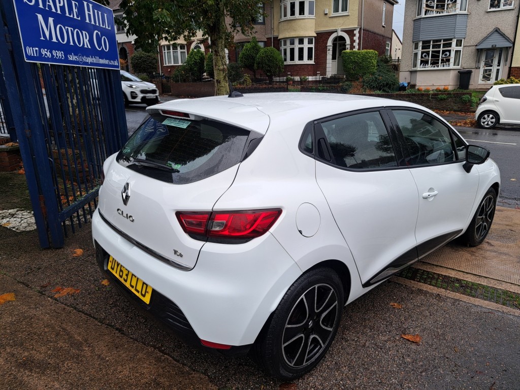 View RENAULT CLIO 0.9 TCe Dynamique MediaNav