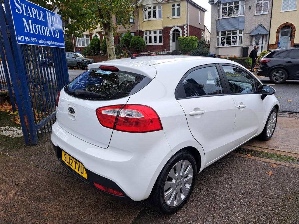 View KIA RIO 1.3 2