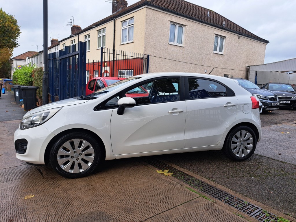 View KIA RIO 1.3 2