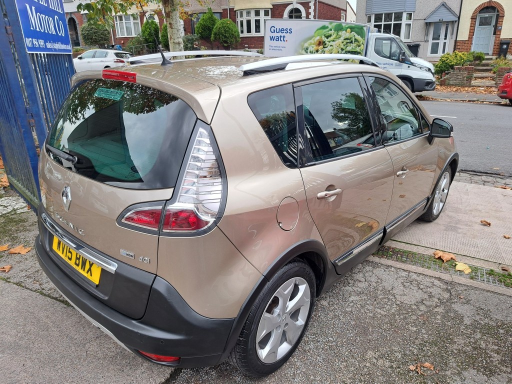 View RENAULT SCENIC 1.5 Dynamique TomTom Bose+ Pack dCi 110 EDC Auto