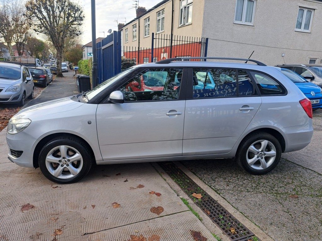 View SKODA FABIA 1.2 TSI SE