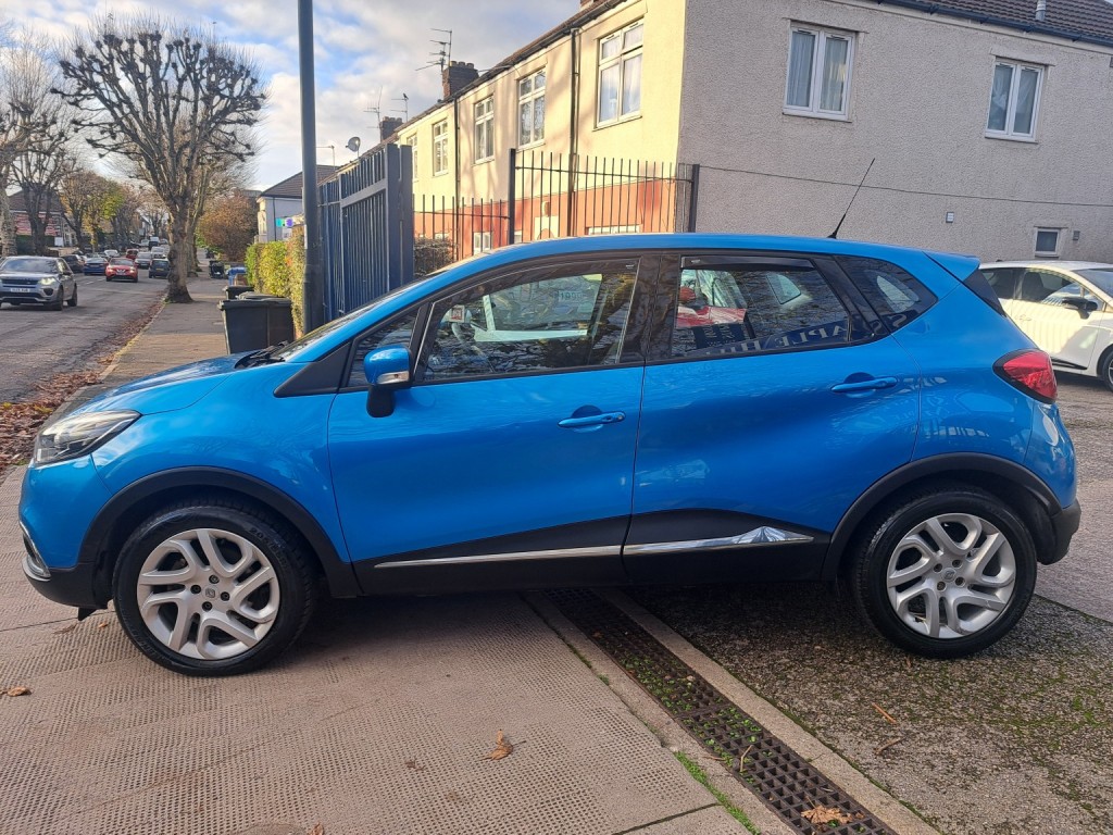 View RENAULT CAPTUR 1.5 Dynamique MediaNav dCi 90 Stop & Start