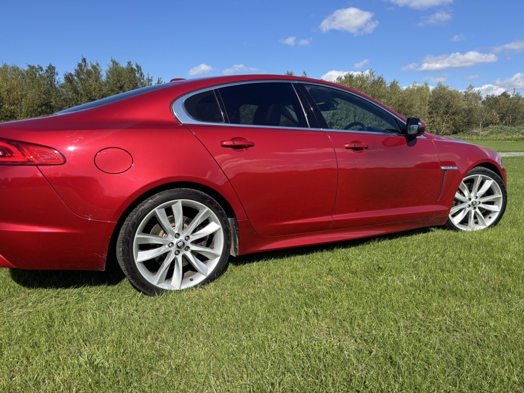 View JAGUAR XF 3.0 d S V6 Portfolio