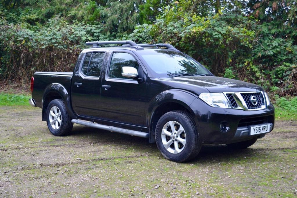 View NISSAN NAVARA 2.5 dCi Tekna
