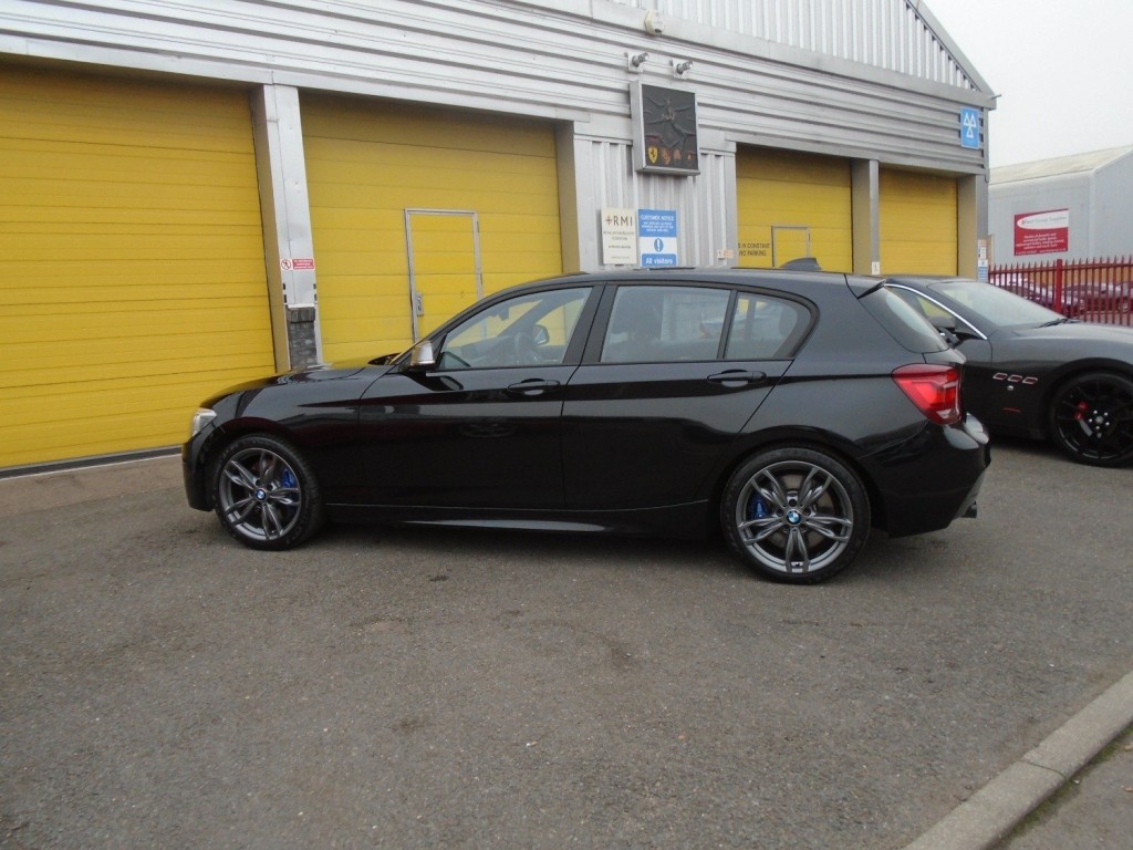 BMW 1 SERIES