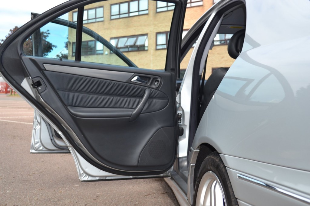 MERCEDES-BENZ C CLASS