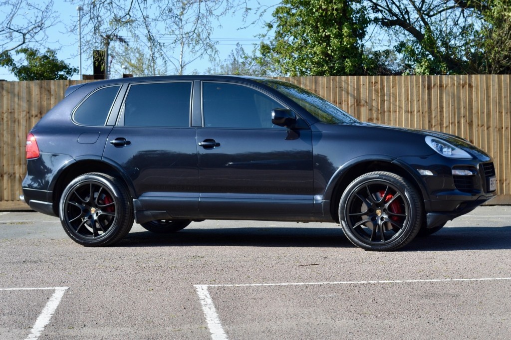 PORSCHE CAYENNE