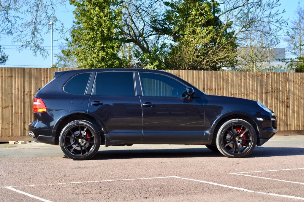 PORSCHE CAYENNE