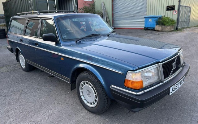 VOLVO 240