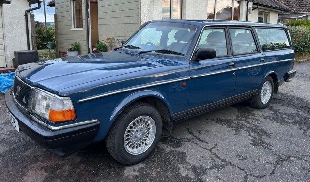 VOLVO 240