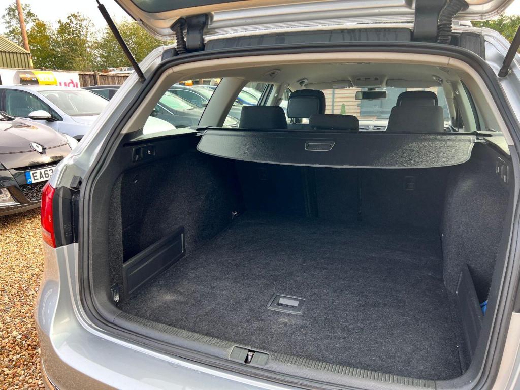 VOLKSWAGEN PASSAT 2.0 TDI BlueMotion * NOW SOLD * 2013