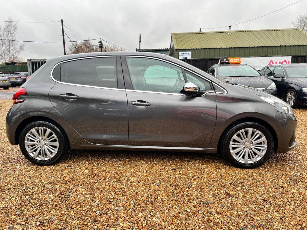 PEUGEOT 208 1.2 PureTech Allure  2017