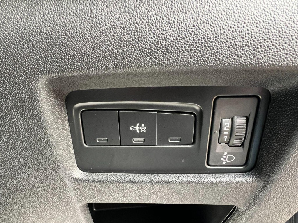 CITROEN C4 1.6 BlueHDi Flair  2016