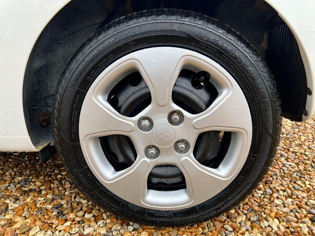 KIA PICANTO 1.0 1  2013