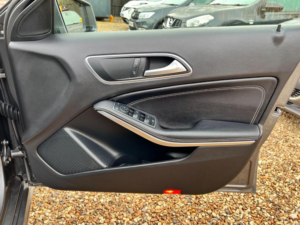 MERCEDES-BENZ A CLASS 1.5 A180 CDI Sport Edition  2015