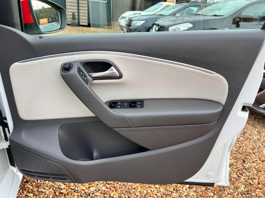 VOLKSWAGEN POLO 1.2 TSI R-Line  2017