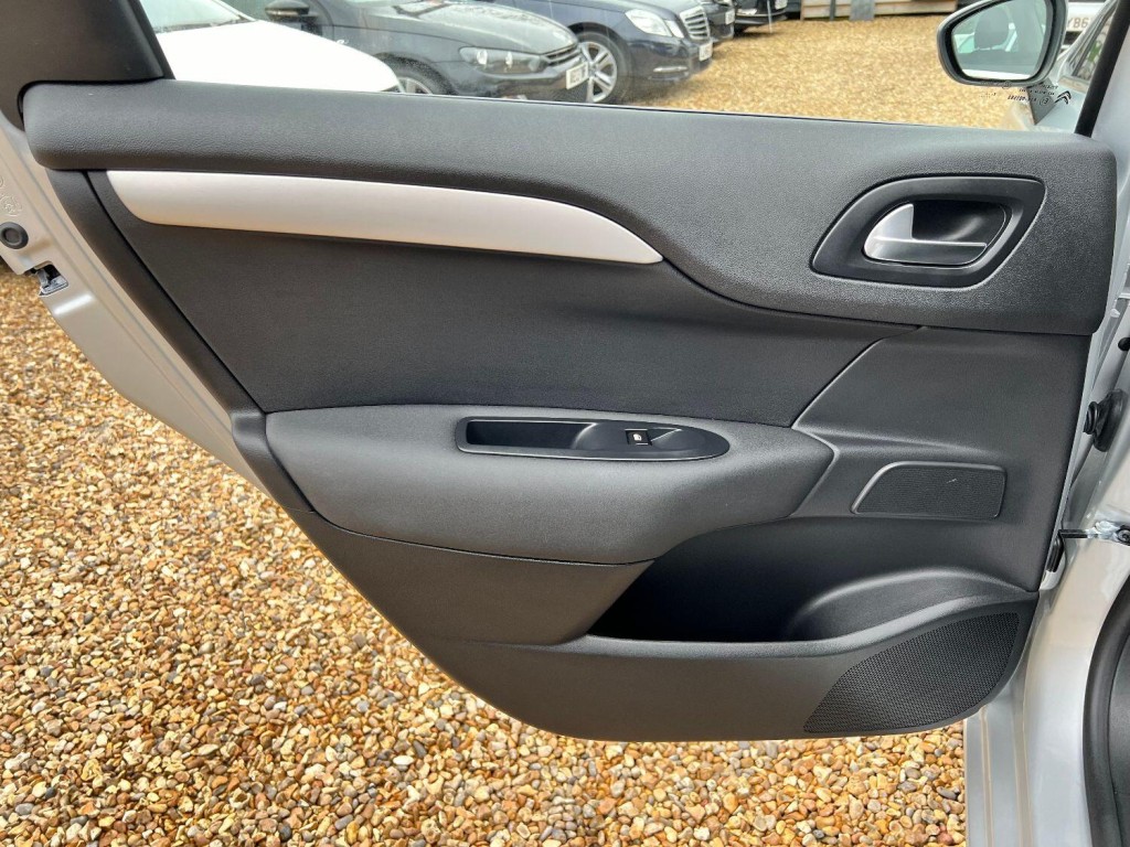 CITROEN C4 1.6 VTi VTR+  2013