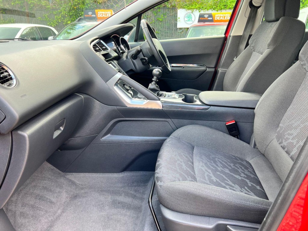 PEUGEOT 3008 2.0 HDi Active  2012